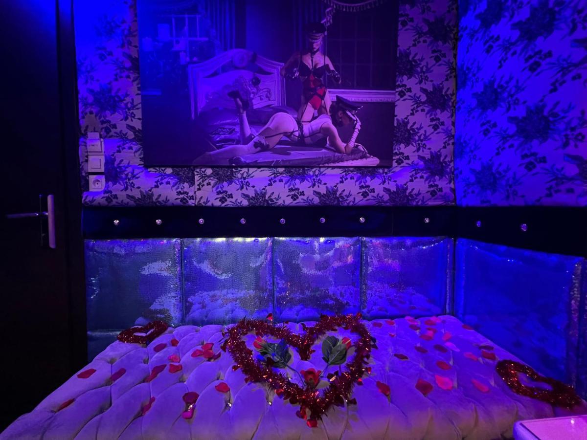 Love hotel Priamos Erato Atene