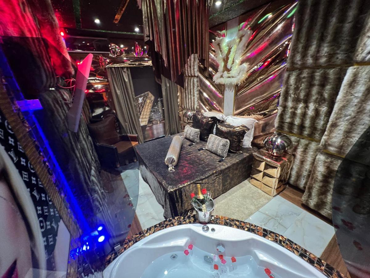 Love hotel Priamos Erato Atene