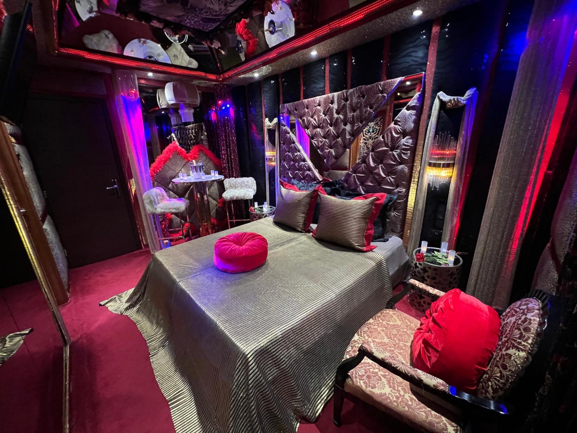 Priamos Erato Love hotel Athens